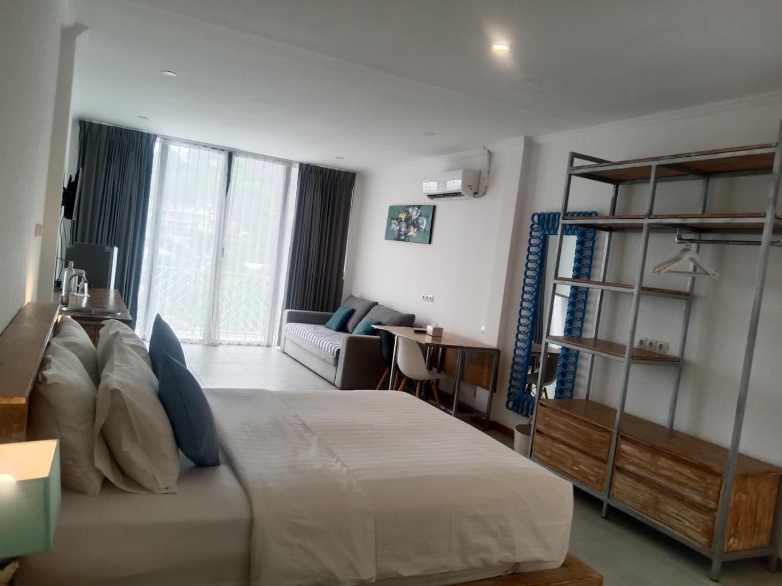 Triple 8 Suites ลาบวนบาโจ ภายนอก รูปภาพ