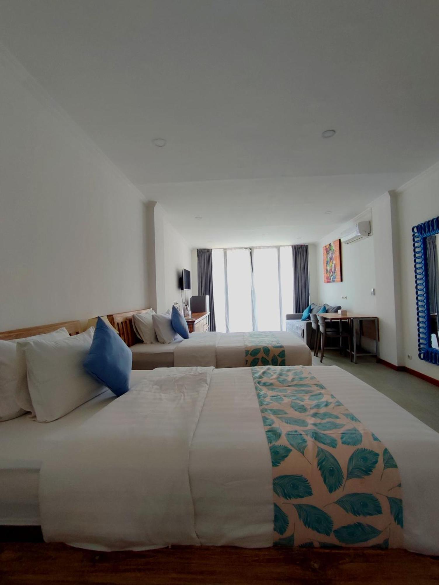 Triple 8 Suites ลาบวนบาโจ ภายนอก รูปภาพ