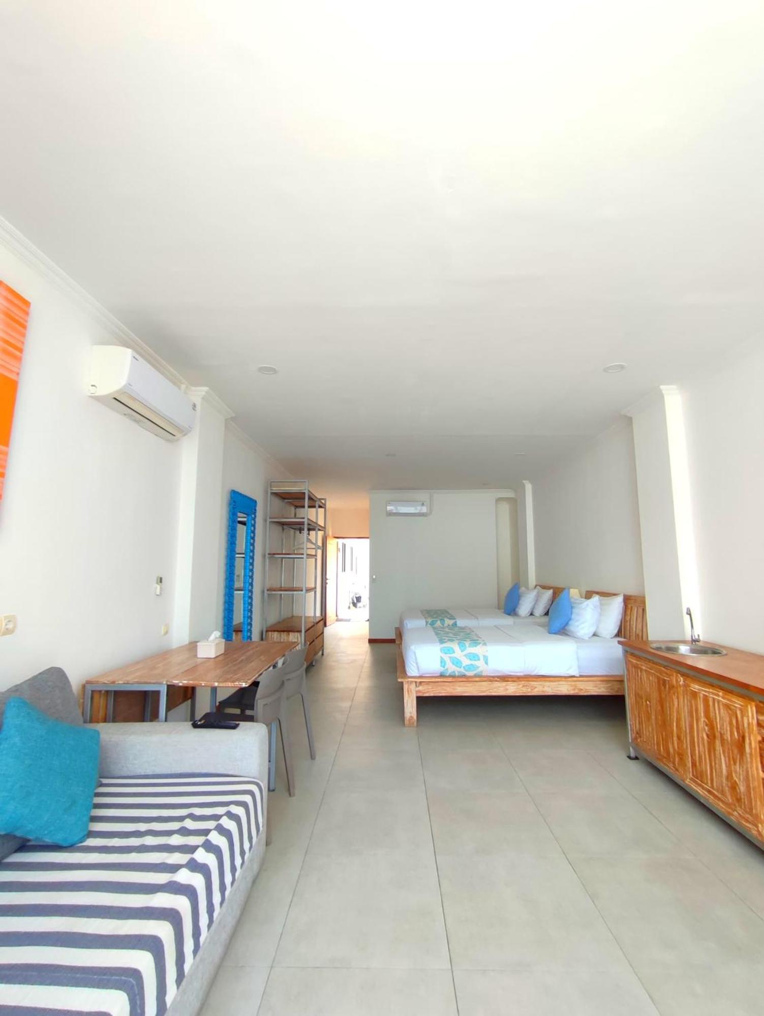 Triple 8 Suites ลาบวนบาโจ ภายนอก รูปภาพ