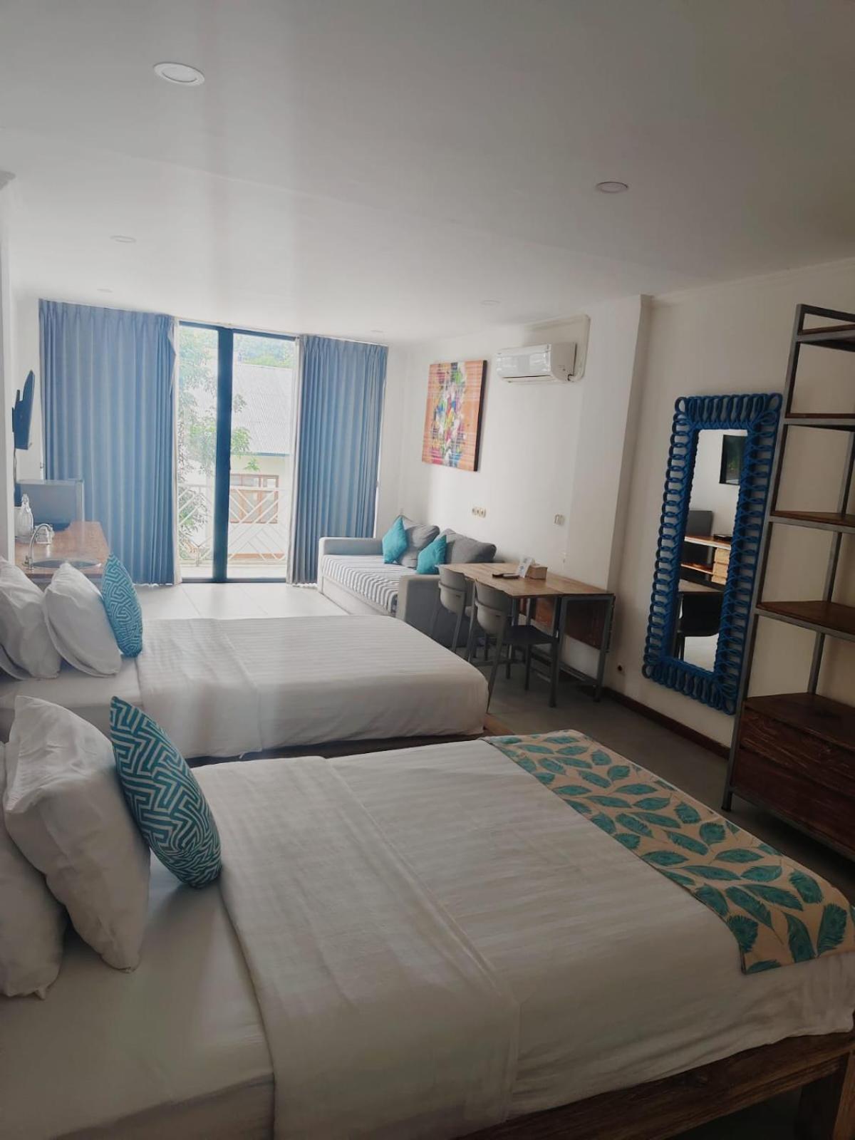 Triple 8 Suites ลาบวนบาโจ ภายนอก รูปภาพ